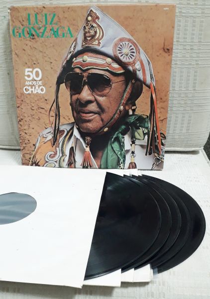 BOX  LP´S      LUIZ GONZAGA     50 ANOS DE  CHÃO   (05 DISCOS)