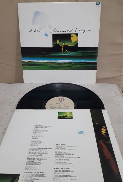 Lp    A- Ha     Scoundrel  Days