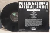 Lp  Willie Nelson  & David Allan Coe      Outlaws