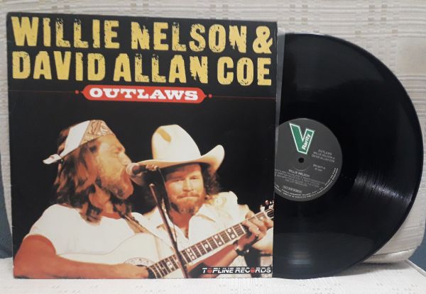 Lp  Willie Nelson  & David Allan Coe      Outlaws